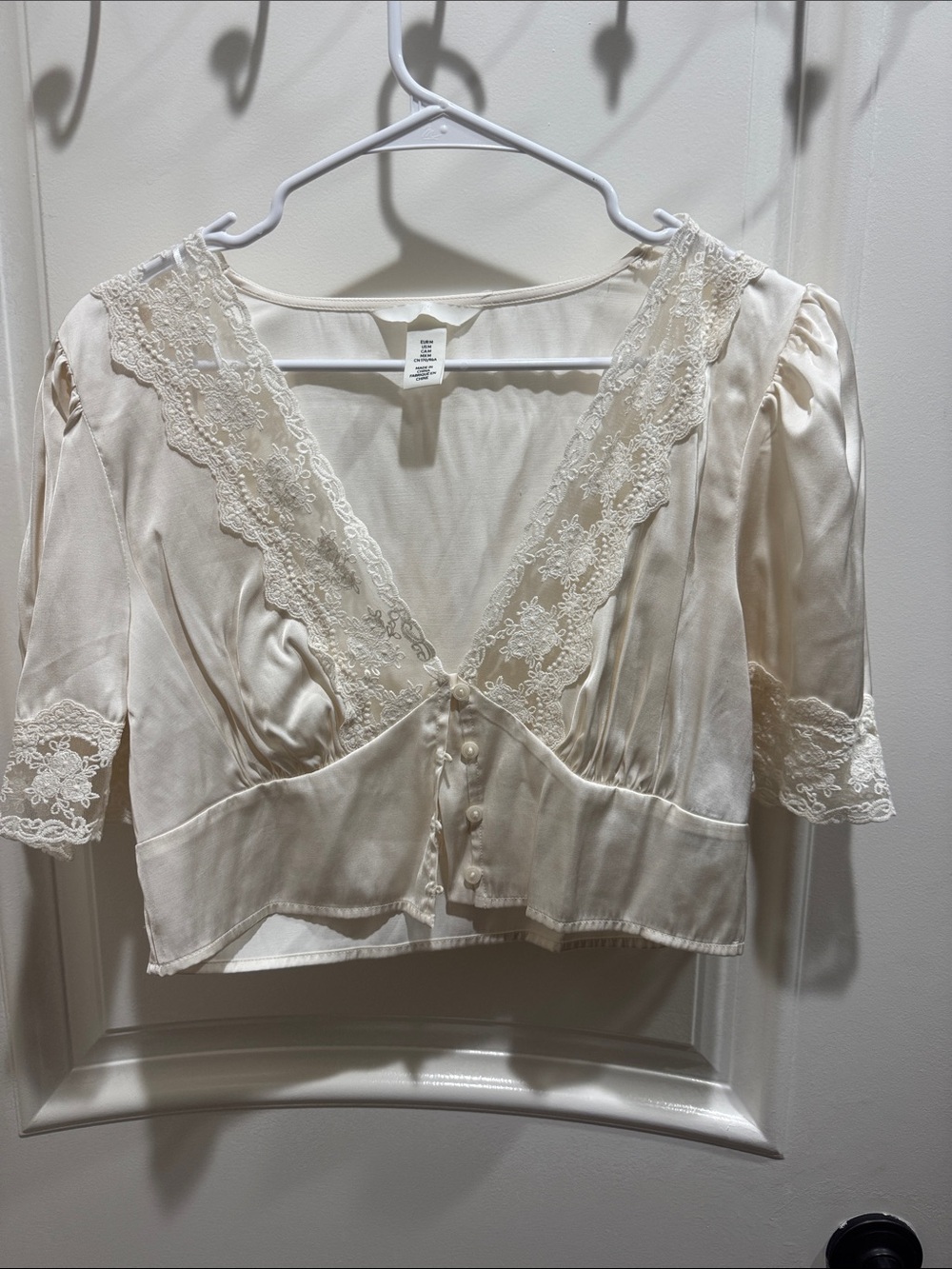 H&M Cream Lace-Trim Satin Crop Blouse